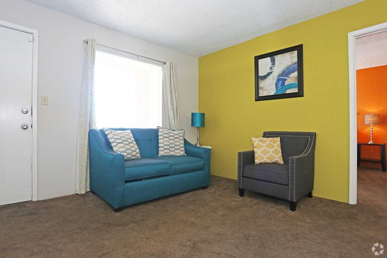 4326 N. 35th Ave. - Photo 3 of 25