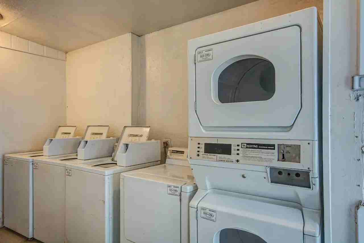 1814 W. Vogel Ave. - Photo 4 of 10