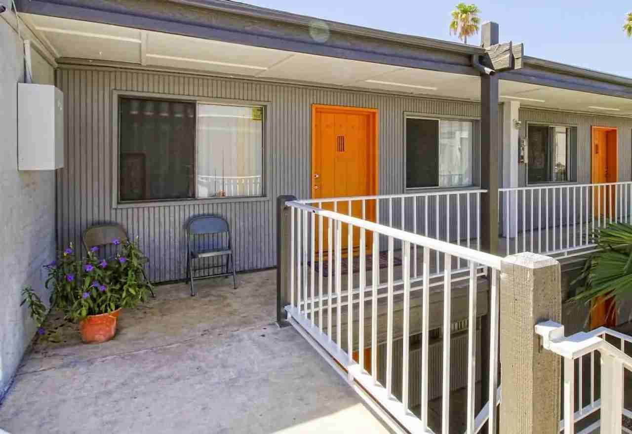 2525 W. Pearson St. - Photo 3 of 9