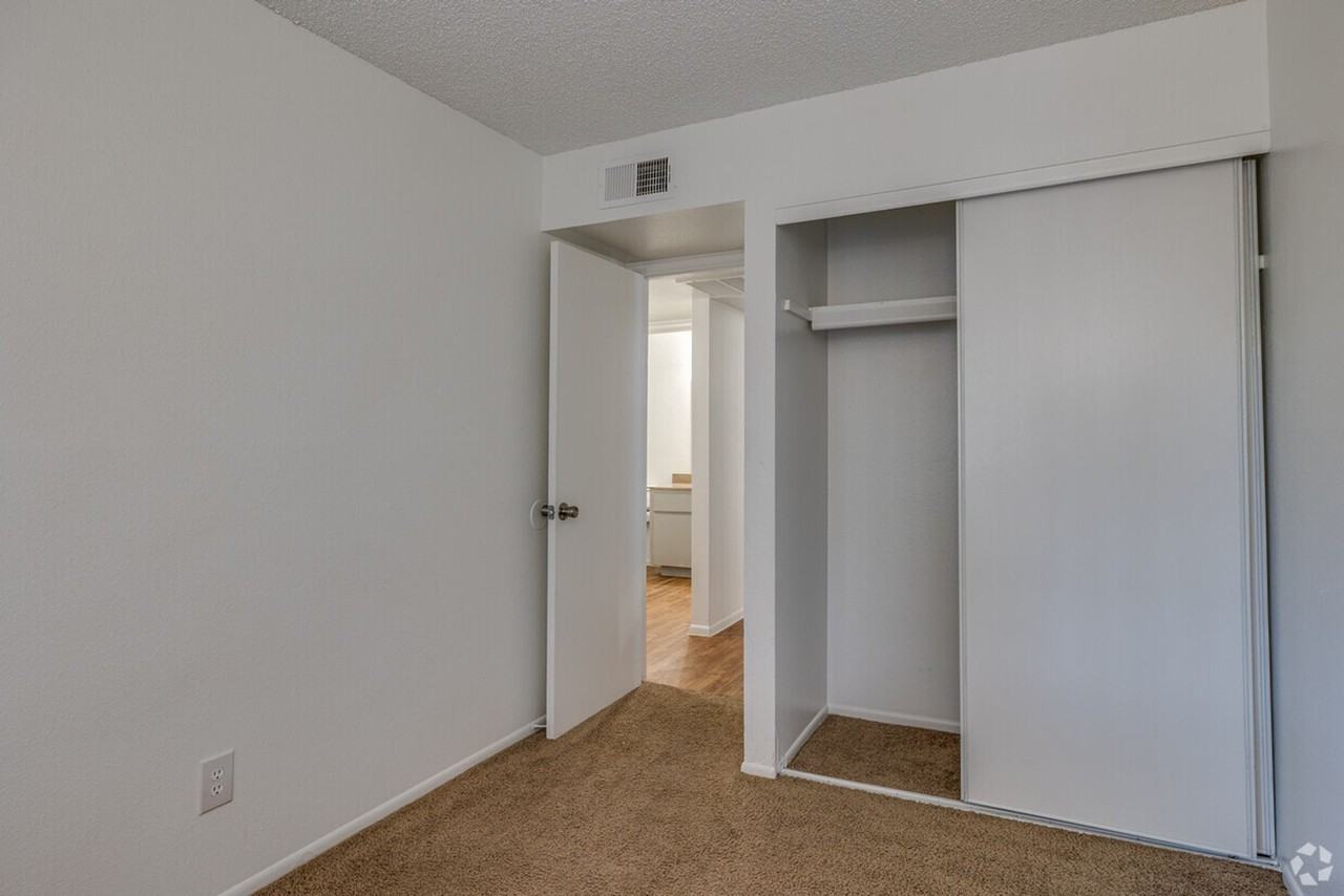 2540 W. Maryland Ave. - Photo 2 of 12