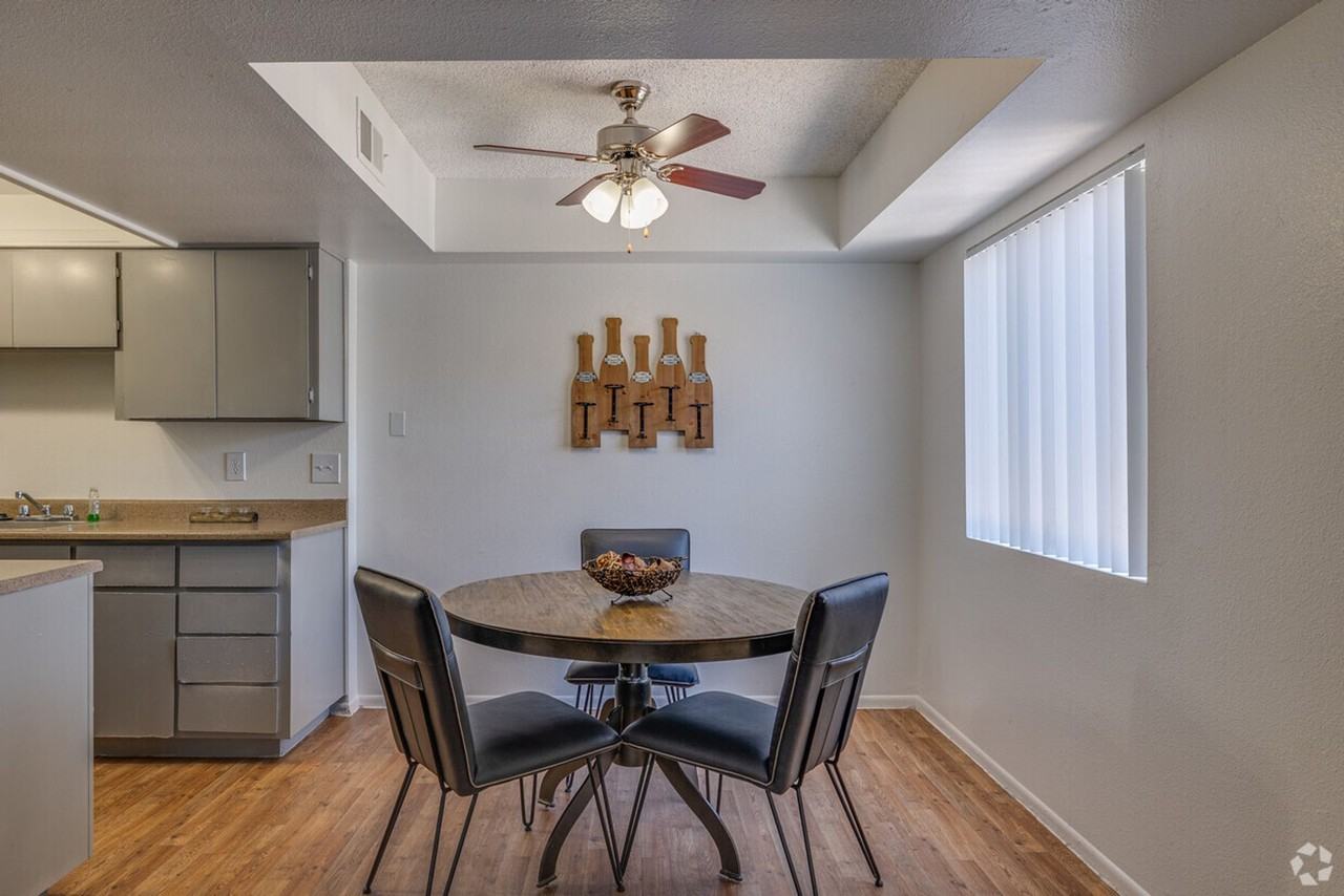 2540 W. Maryland Ave. - Photo 3 of 12