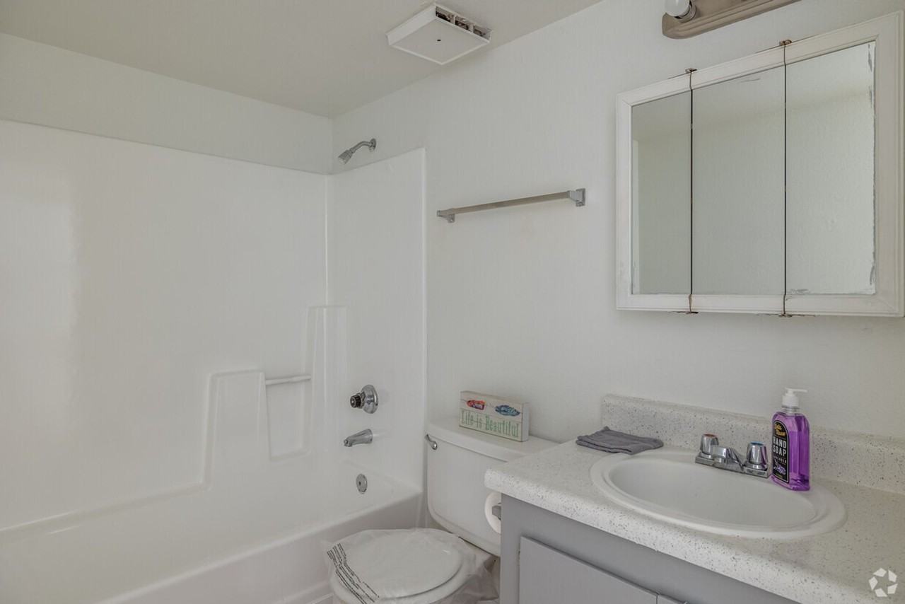 6801 N. 25th Drive - Photo 4 of 15