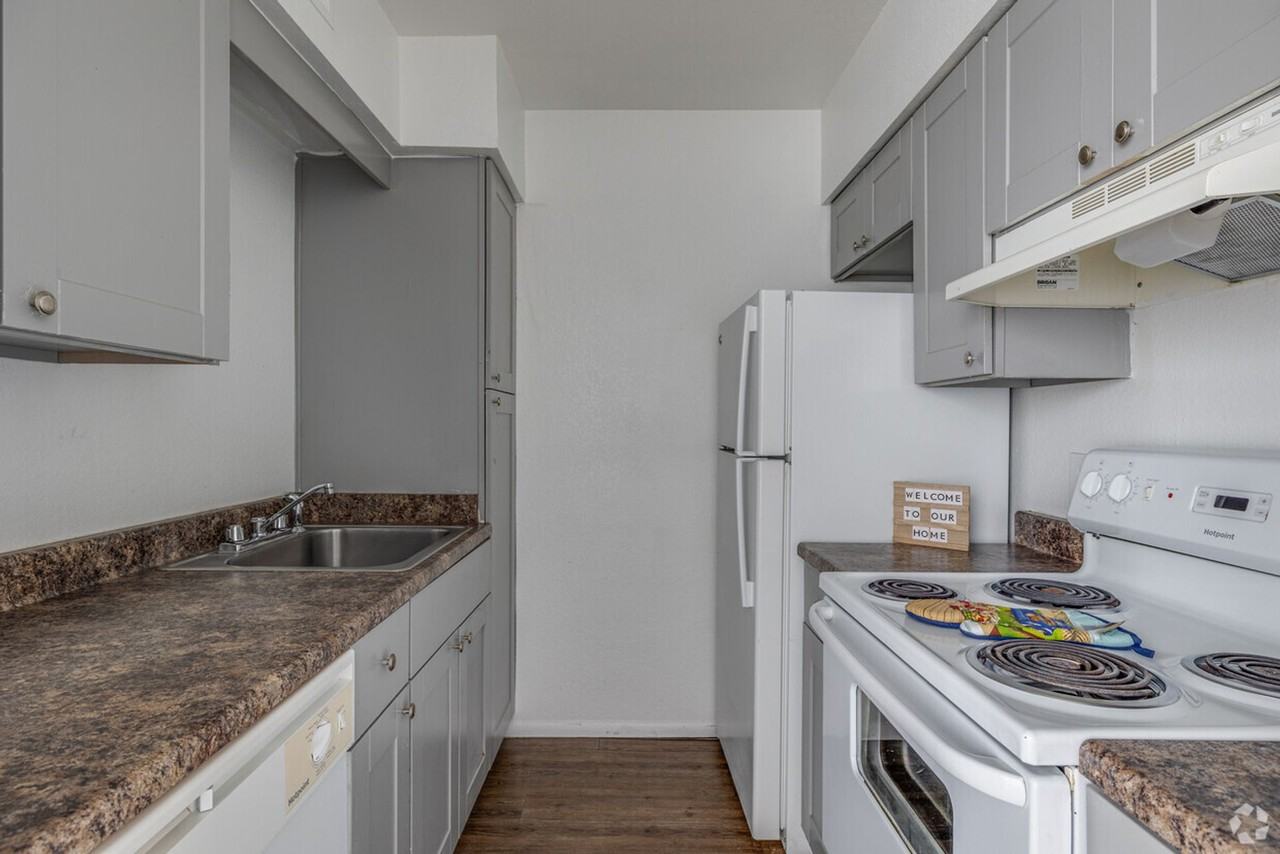 4140 W McDowell Rd - Photo 4 of 29