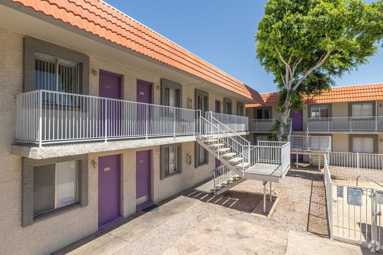 3734 West Camelback Road - Photo 5 of 15