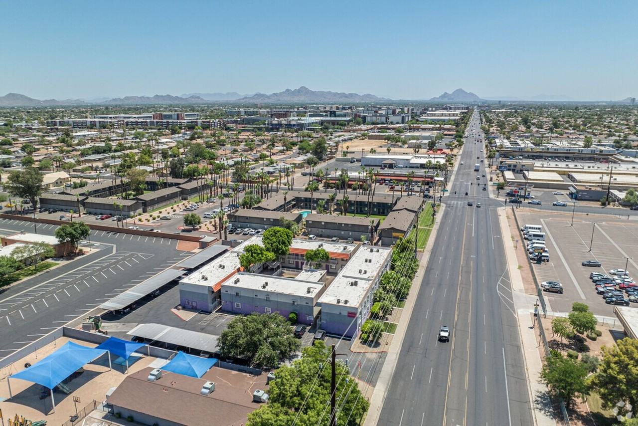 3734 West Camelback Road - Photo 7 of 15