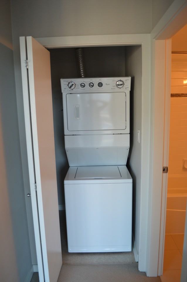 14 Begbie Street #1403 - Photo 7 of 8