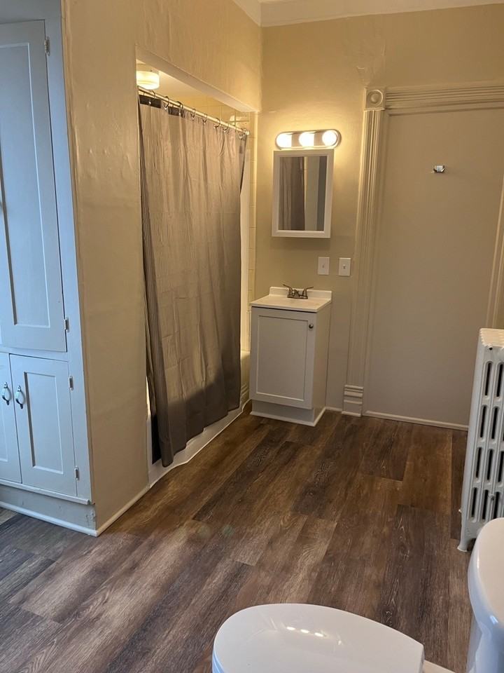 525 N Main St #4 - Photo 2 of 6