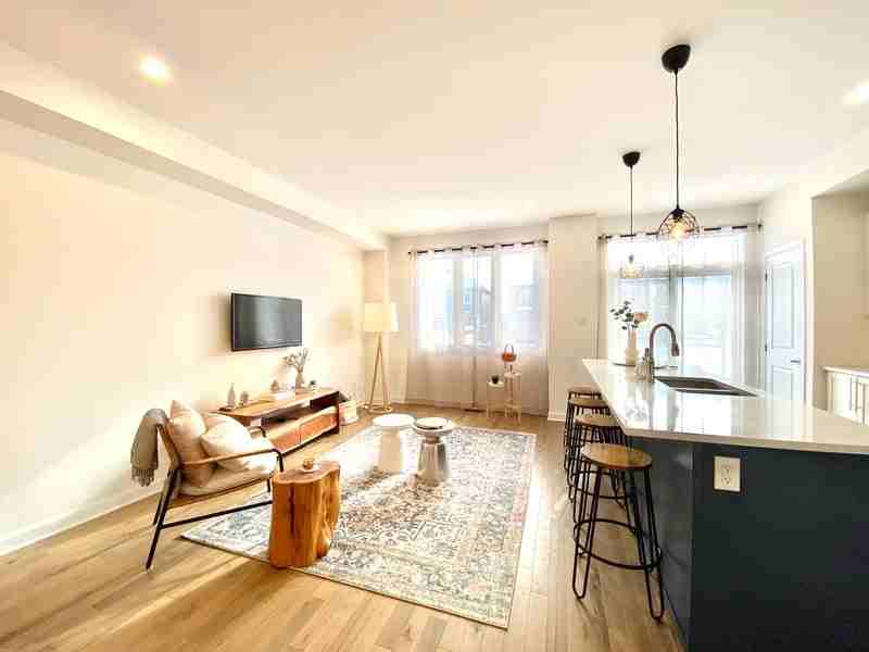 78 Gardenpost Terrace - Photo 3 of 14