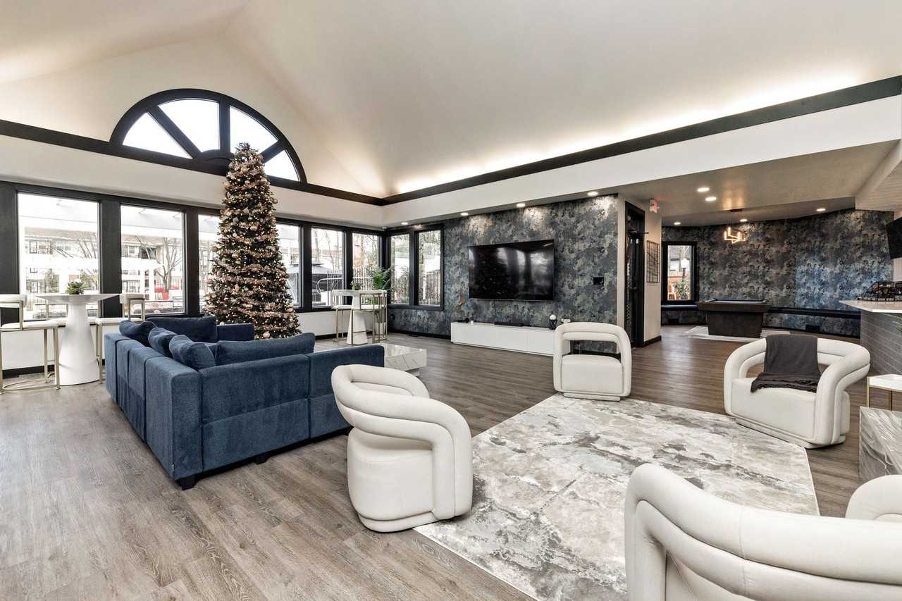 8356 Storrow Dr - Photo 7 of 27