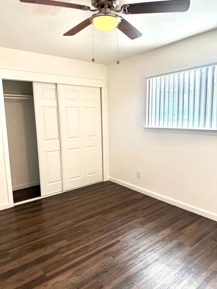 Las Palmas Apartments - Photo 6 of 24