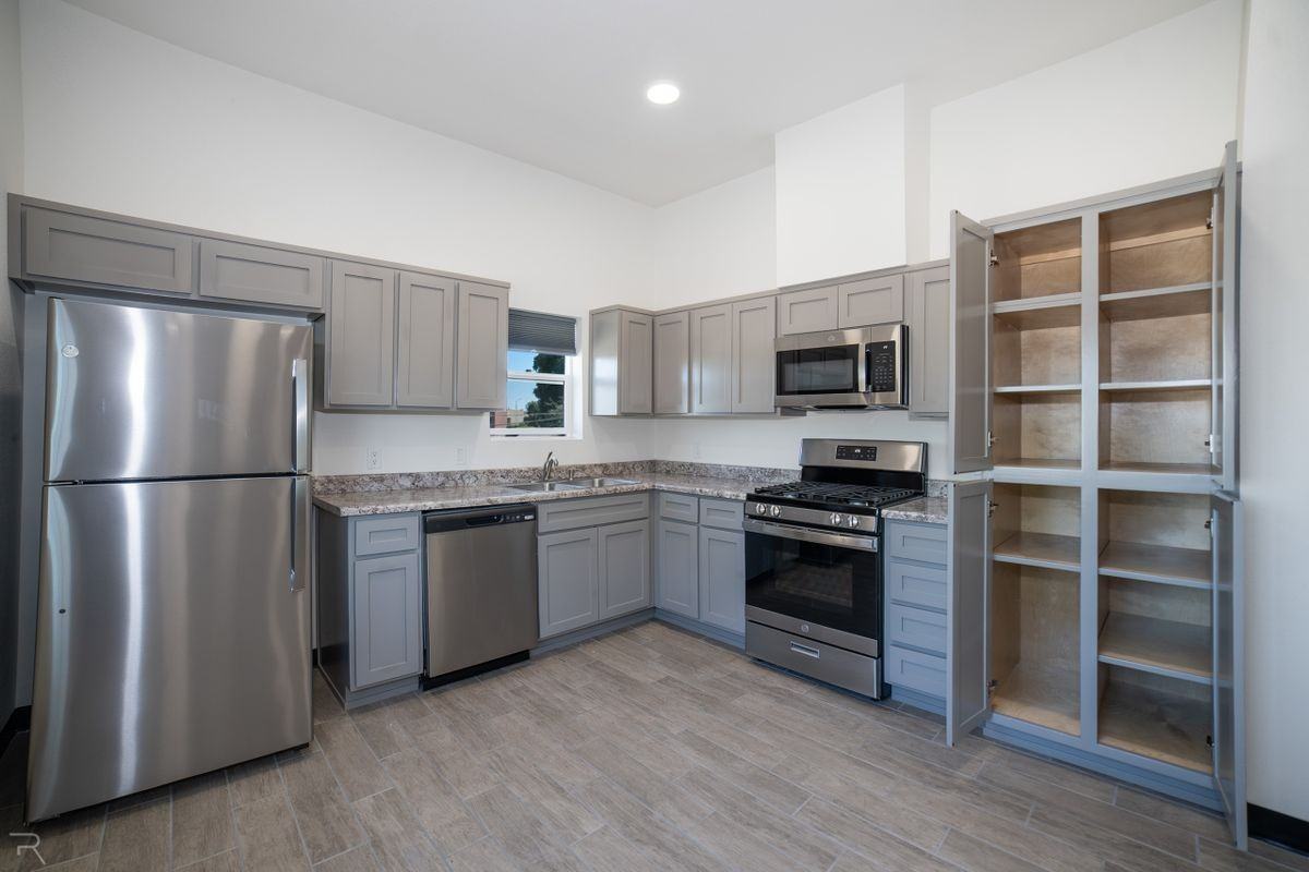 195 N 17th Ave ##201 - Photo 4 of 19