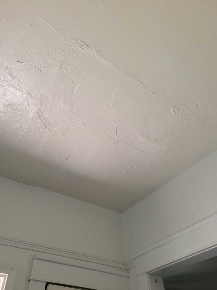 2113 W Howett St - Photo 7 of 50