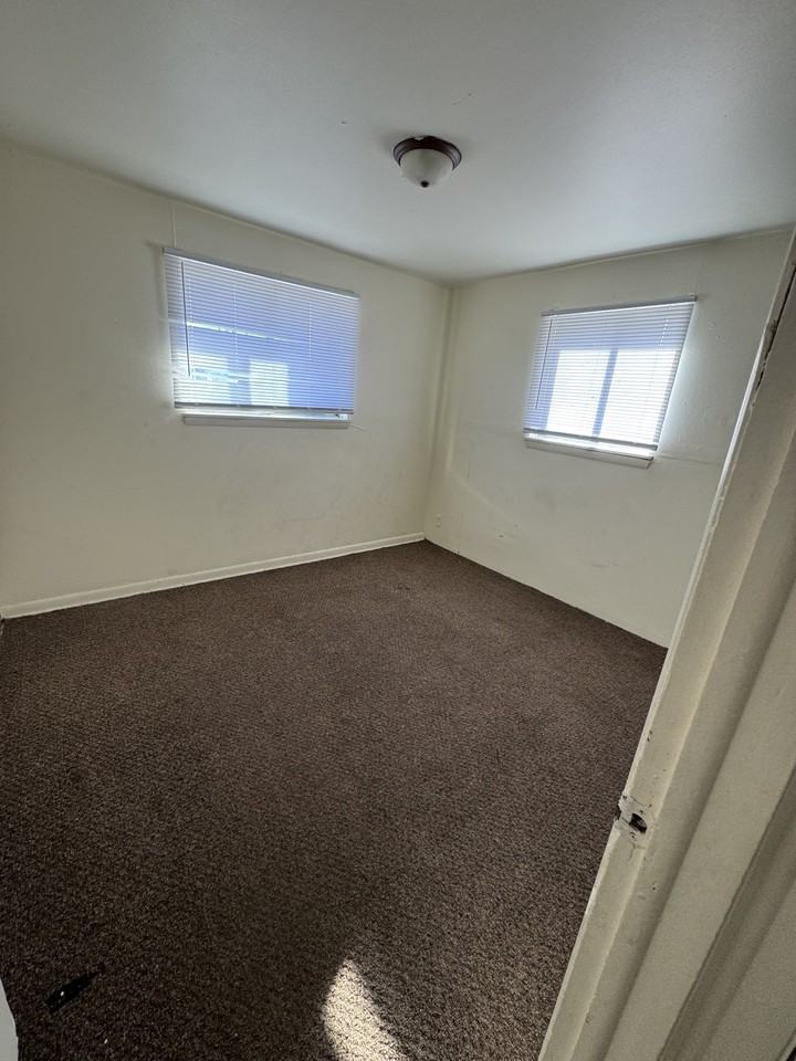 8940 W Carmen Ave #3 - Photo 3 of 6