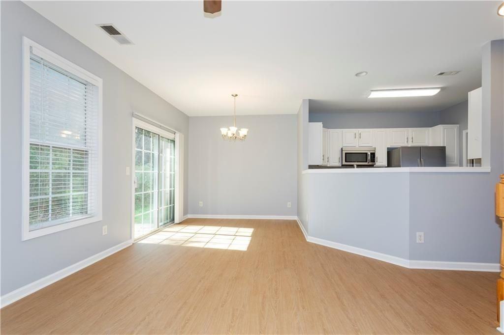 995 Treymont Way - Photo 4 of 19