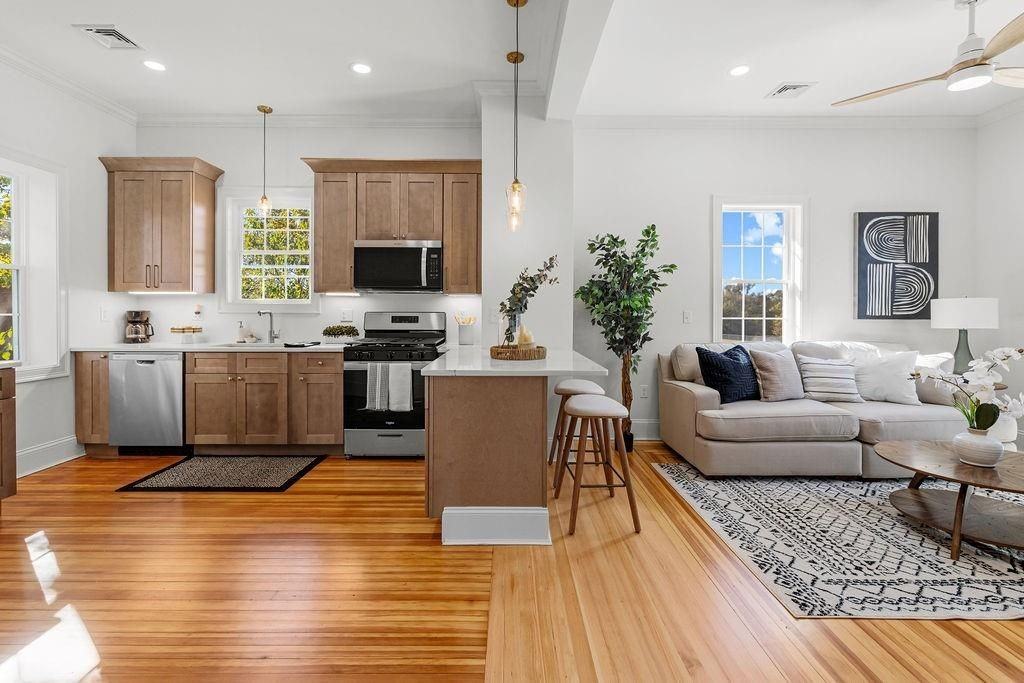 508 Charles St - Photo 5 of 26