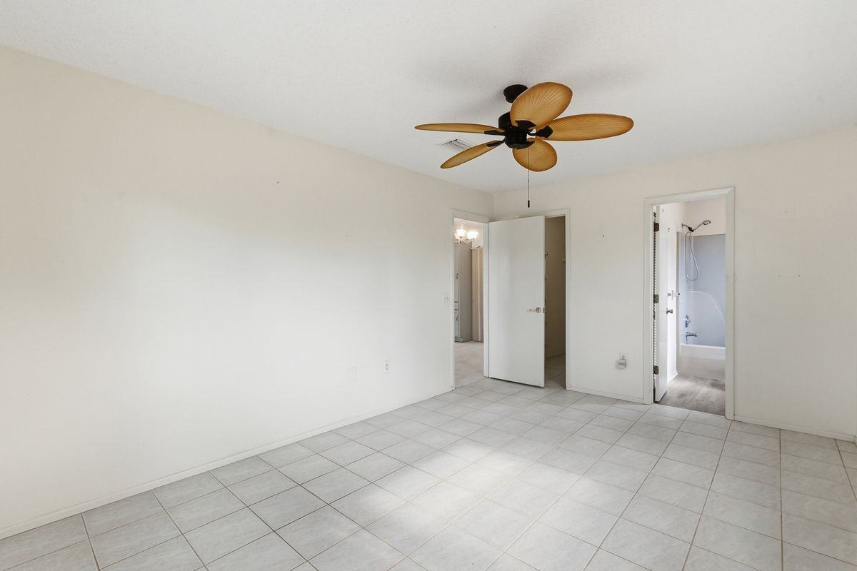 7284 Sea Mist Dr - Photo 3 of 39