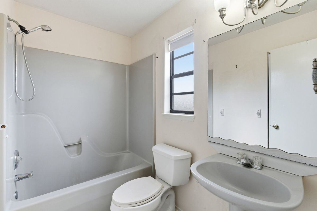 7284 Sea Mist Dr - Photo 4 of 39