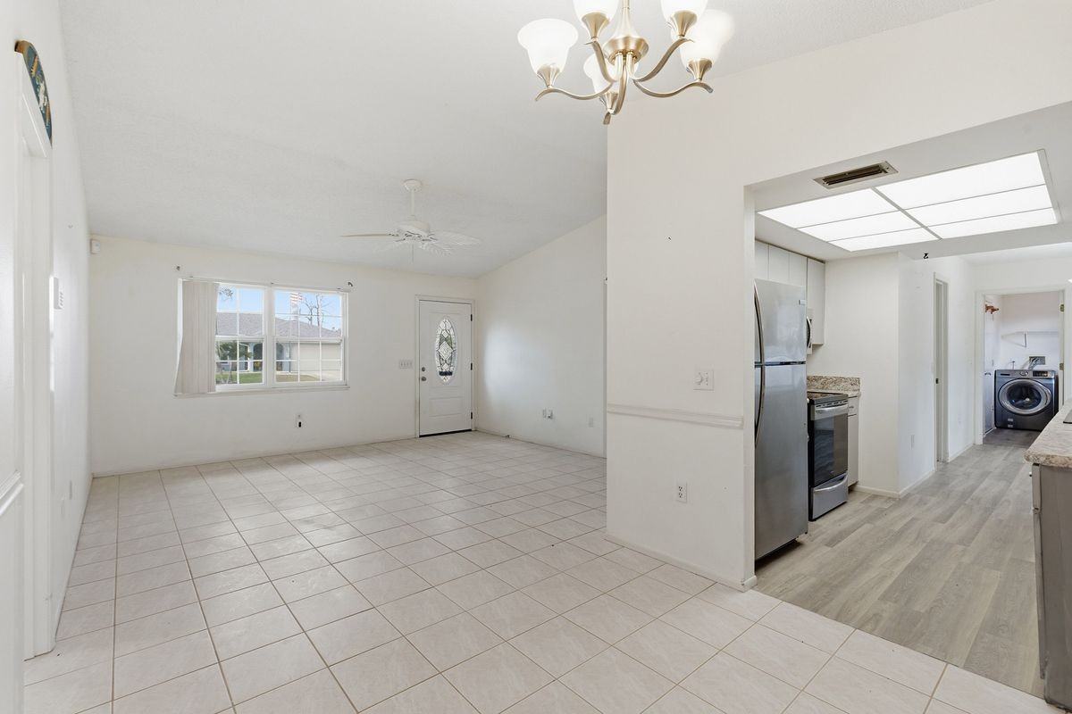 7284 Sea Mist Dr - Photo 7 of 39