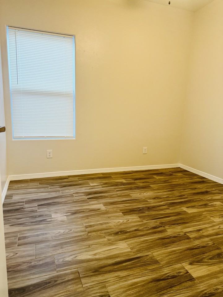 5200 N Dahlia St #2 - Photo 2 of 42