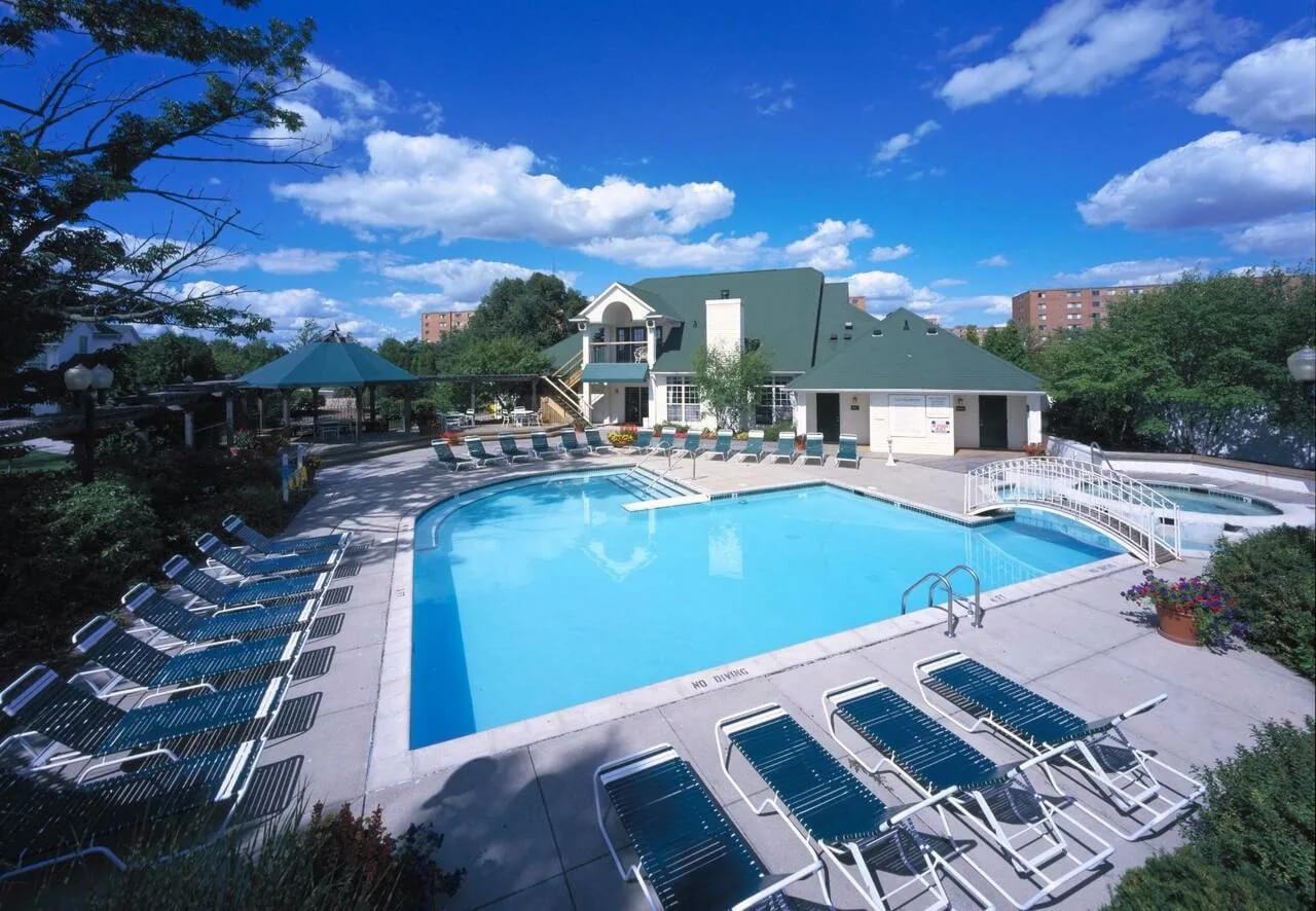 Village Club on Franklin - Photo 3 of 11