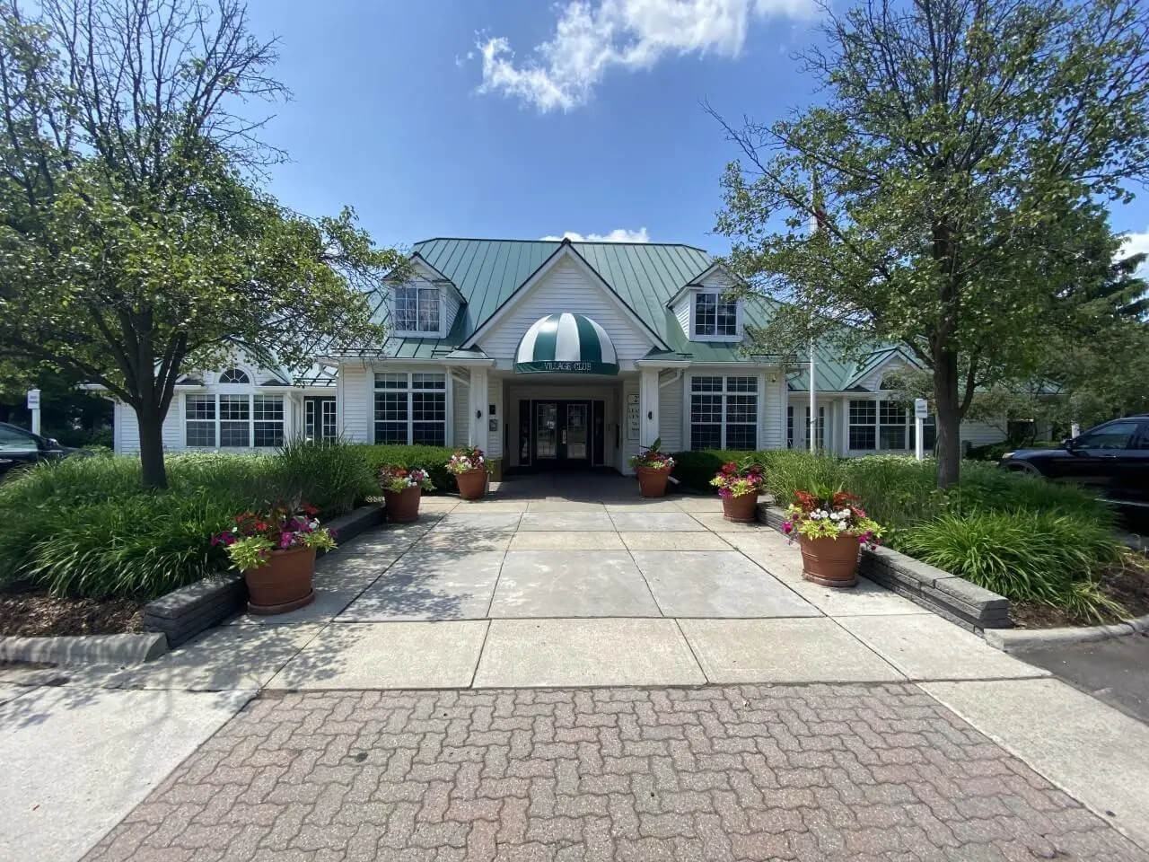 Village Club on Franklin - Photo 4 of 11