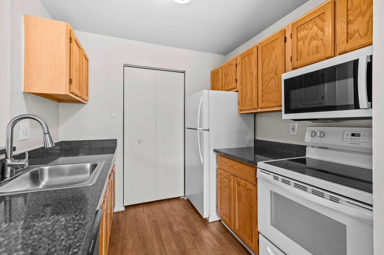 Village Club of Farmington Hills - Photo 4 of 40