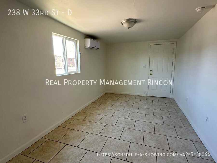 238 W 33rd St #D - Photo 2 of 5