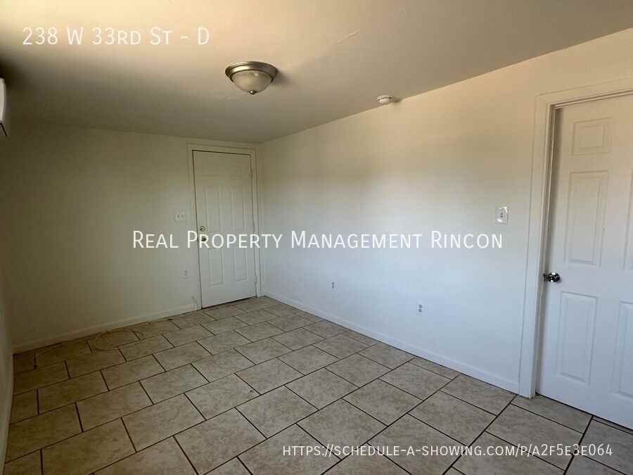 238 W 33rd St #D - Photo 3 of 5