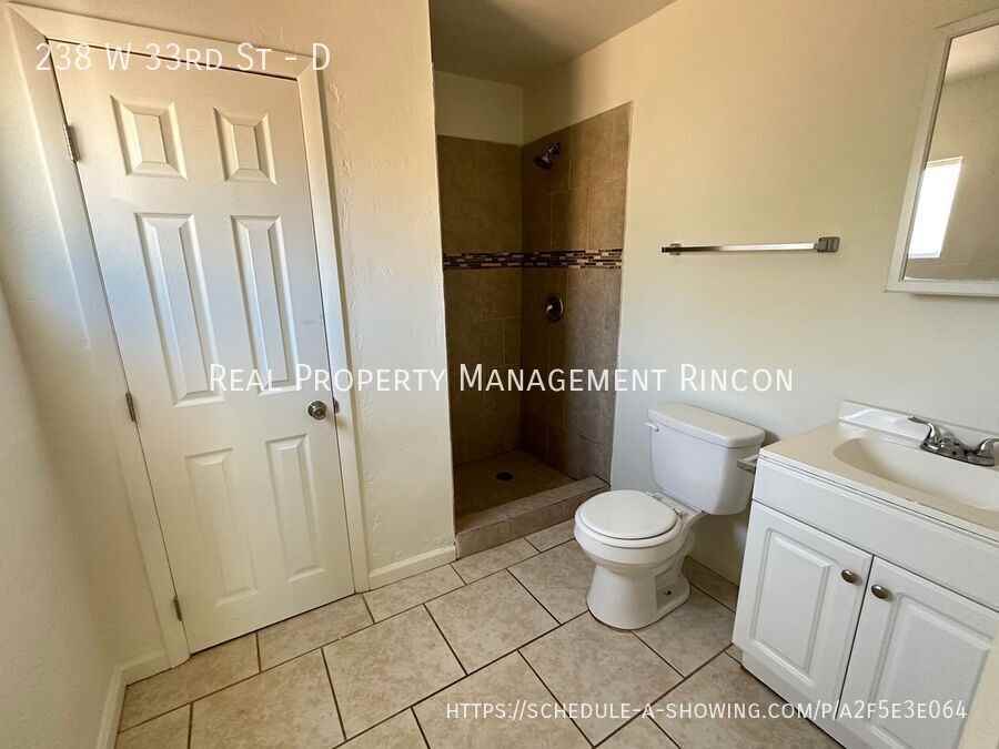 238 W 33rd St #D - Photo 5 of 5