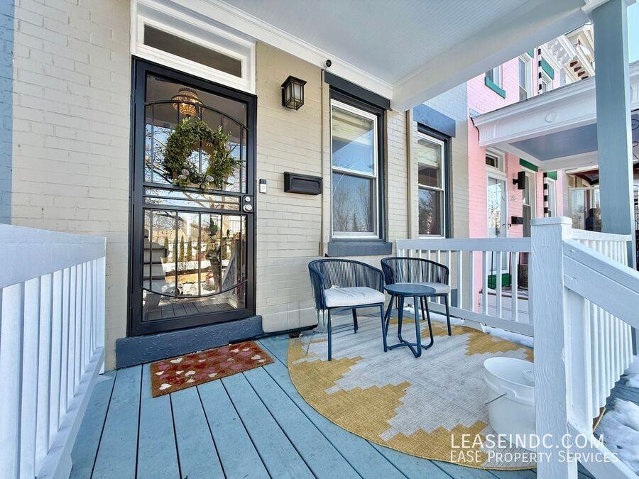 159 V St Ne - Photo 2 of 31