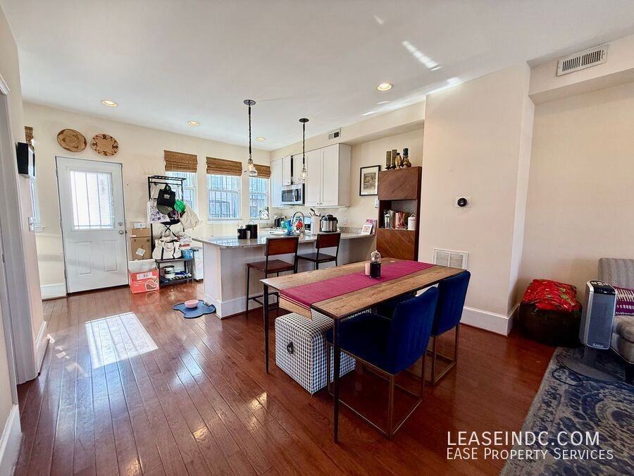 159 V St Ne - Photo 7 of 31