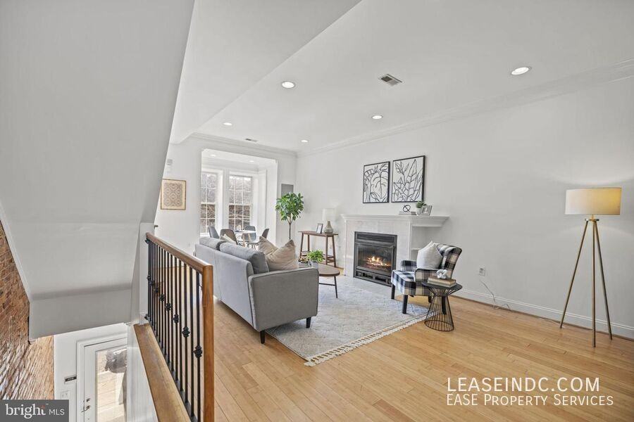 21 Q St Nw #A - Photo 4 of 30