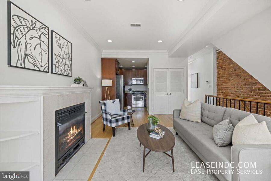 21 Q St Nw #A - Photo 7 of 30