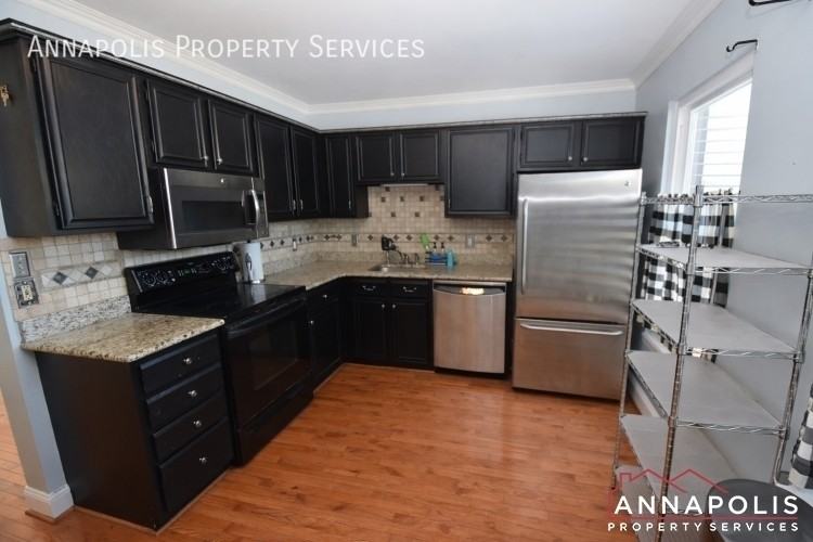 2443 Vineyard Ln - Photo 2 of 27