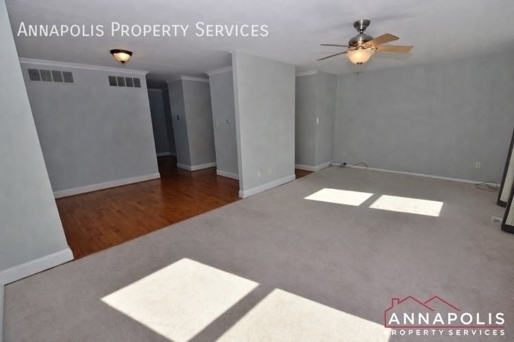 2443 Vineyard Ln - Photo 7 of 27