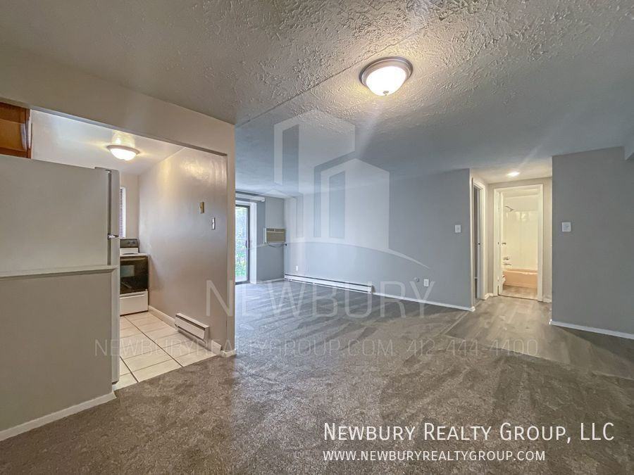 1459 Poplar St #5 - Photo 3 of 25