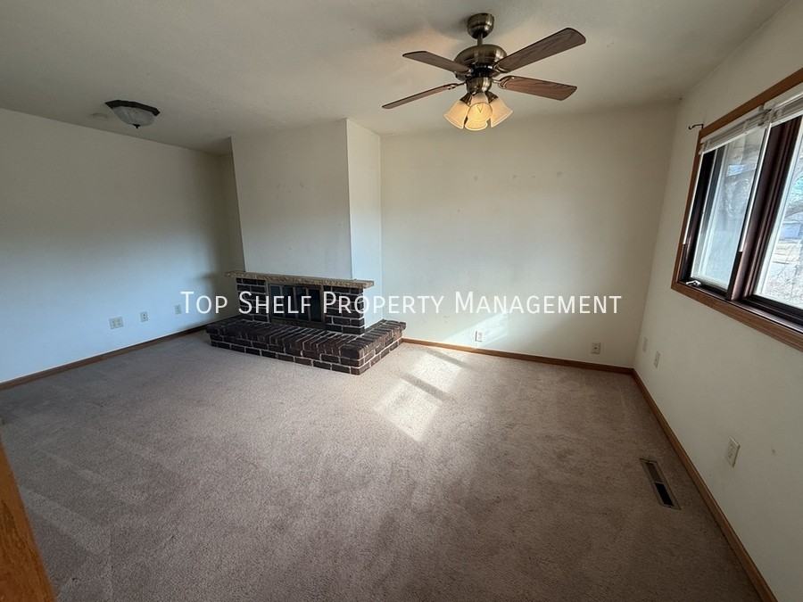 3025 Twana Dr - Photo 2 of 30