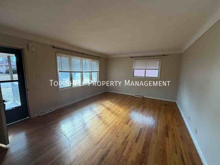 3025 Twana Dr - Photo 3 of 30