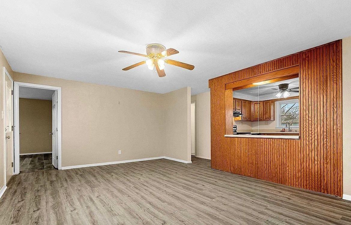 521 W Kellar Pkwy - Photo 2 of 5