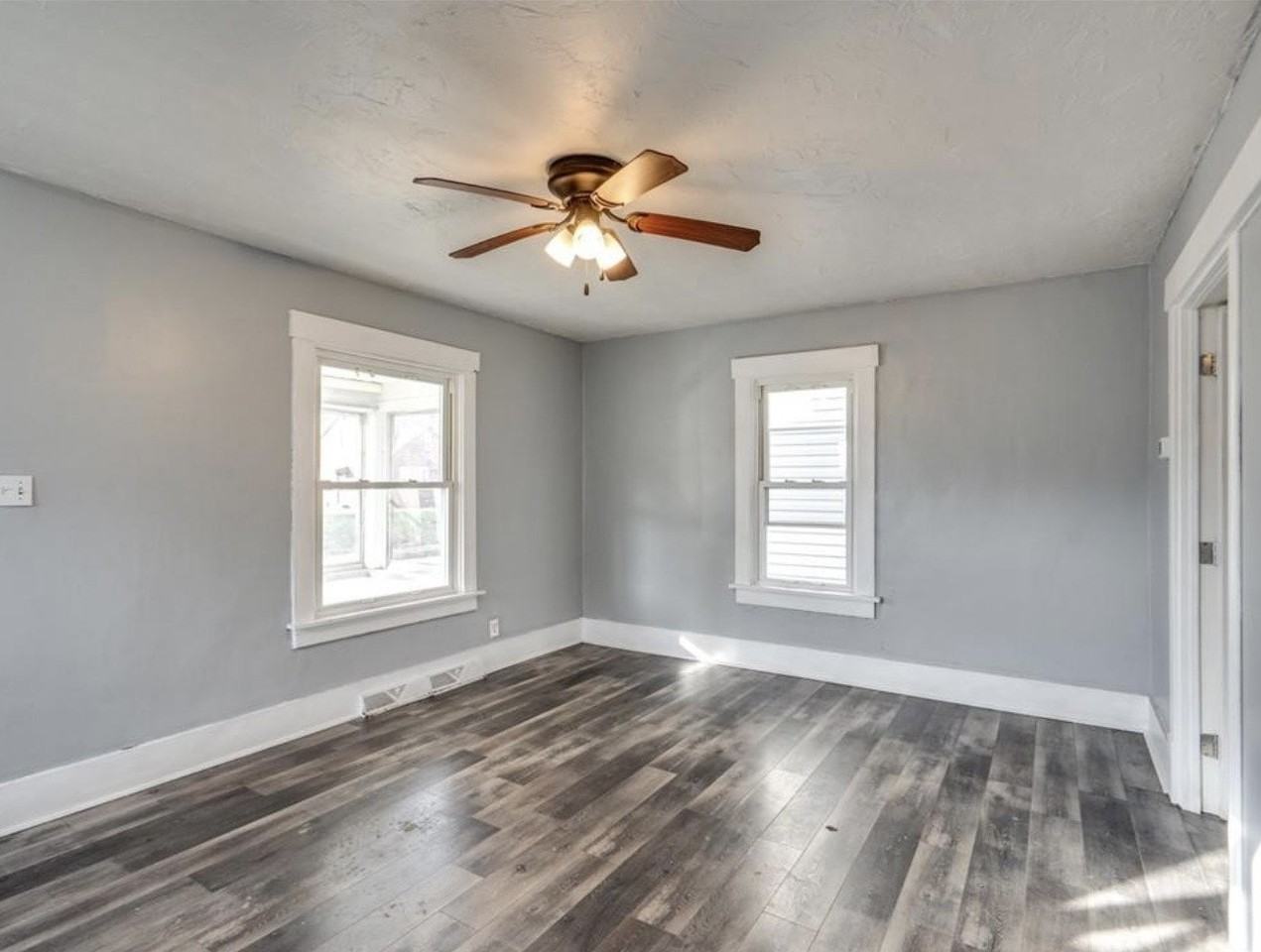 1520 Bryan Ave SW - Photo 3 of 11