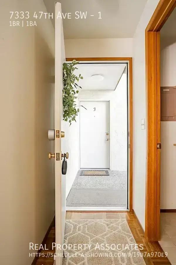7333 47th Ave Sw #1 - Photo 2 of 20