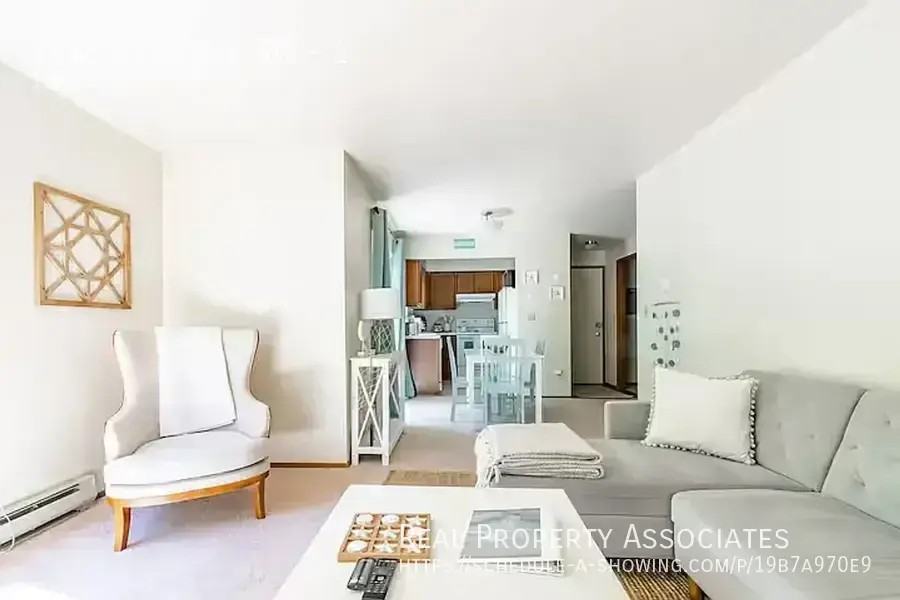 7333 47th Ave Sw #1 - Photo 5 of 20