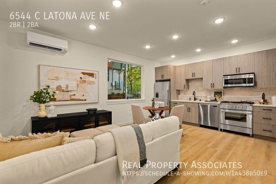 6544C Latona Ave Ne - Photo 3 of 30