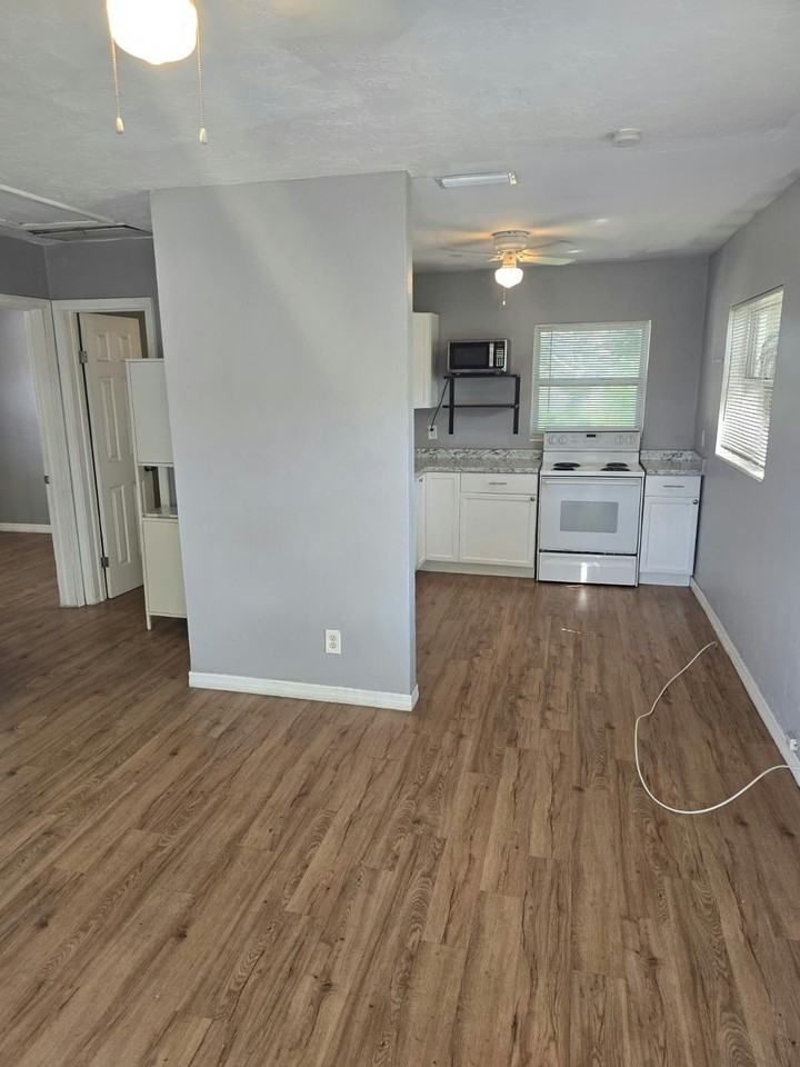 2544 16th Avenue South, Unit C (TOP) - Photo 6 of 7