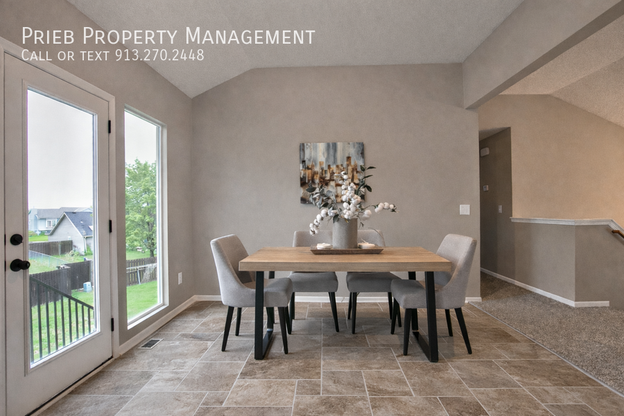 233 W Fountain Cir - Photo 4 of 32