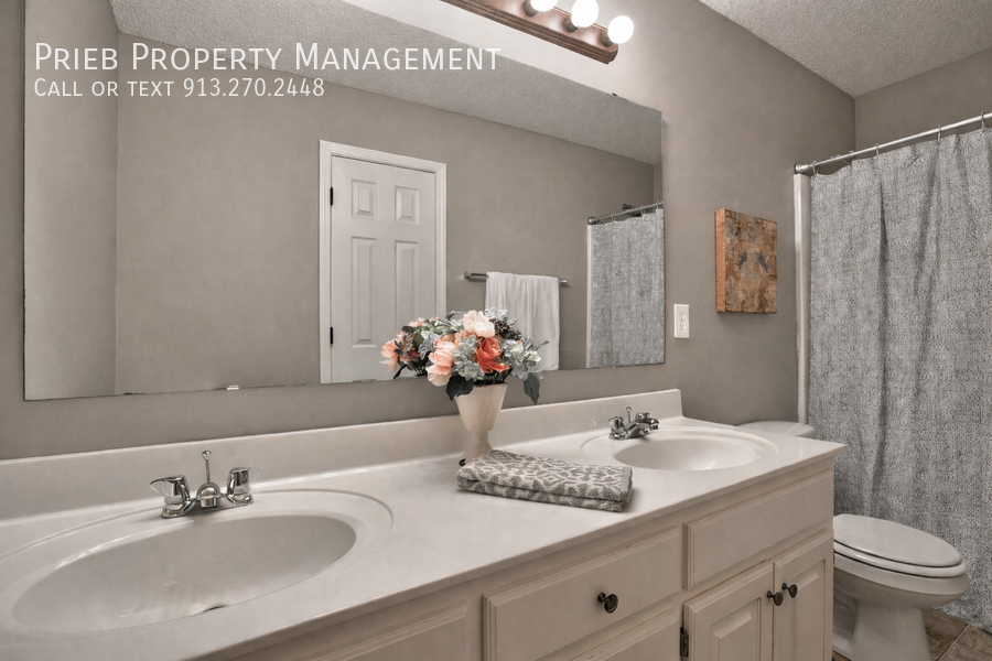 233 W Fountain Cir - Photo 6 of 32