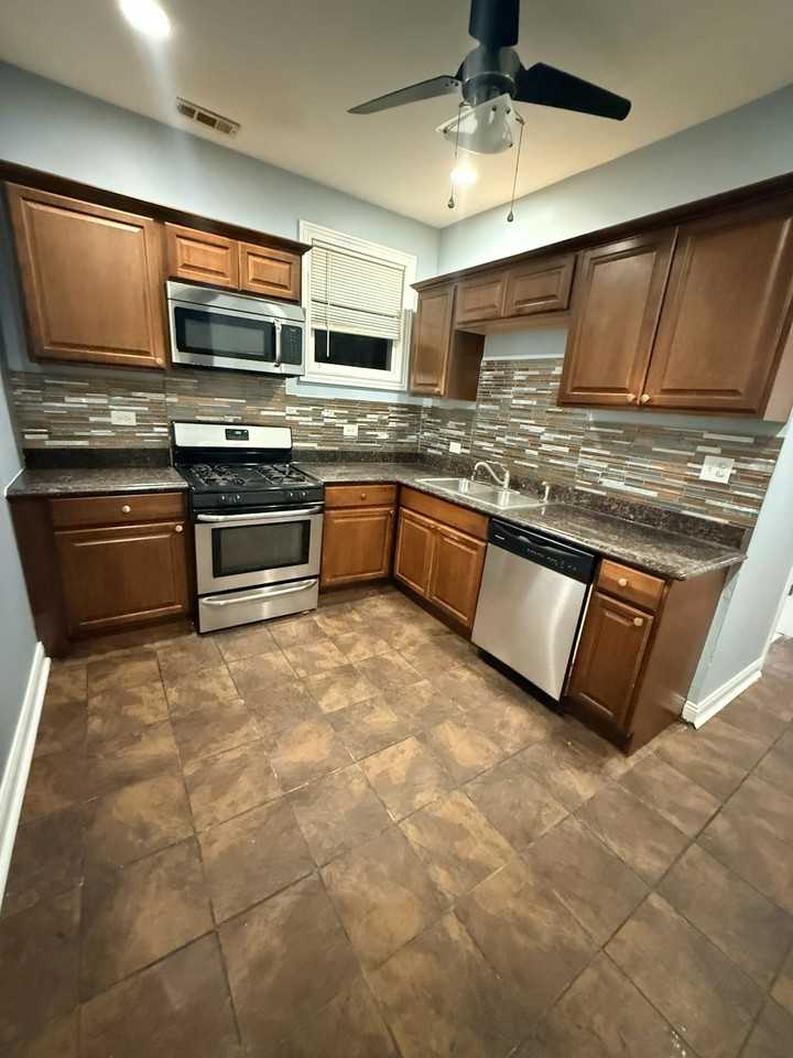 7942 South Harvard Avenue, Unit 2 - Photo 3 of 6