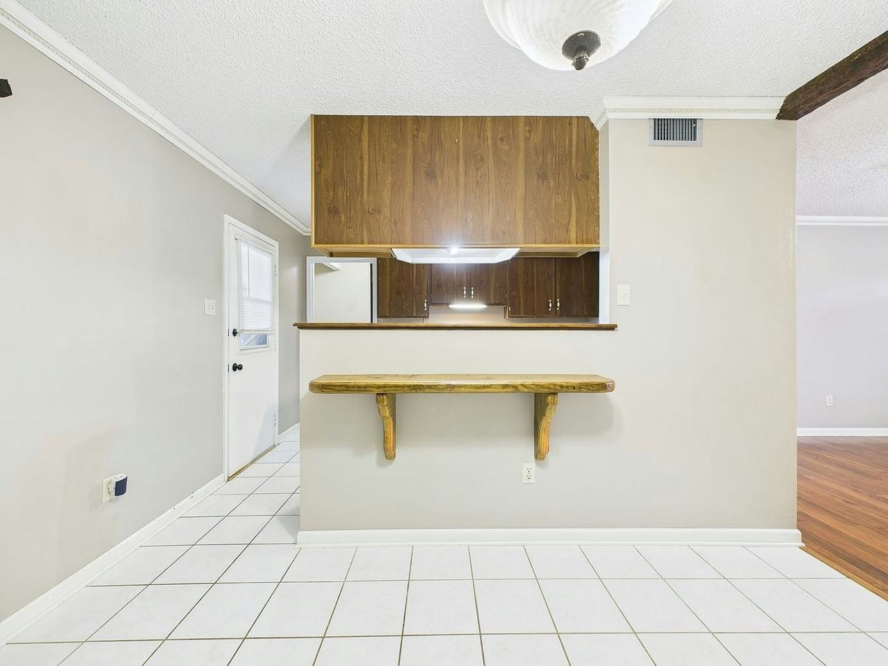 102 Thompson Loop - Photo 4 of 18