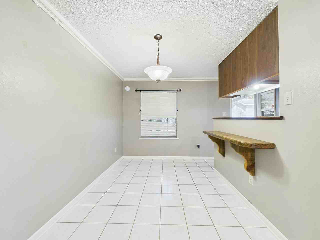 102 Thompson Loop - Photo 5 of 18