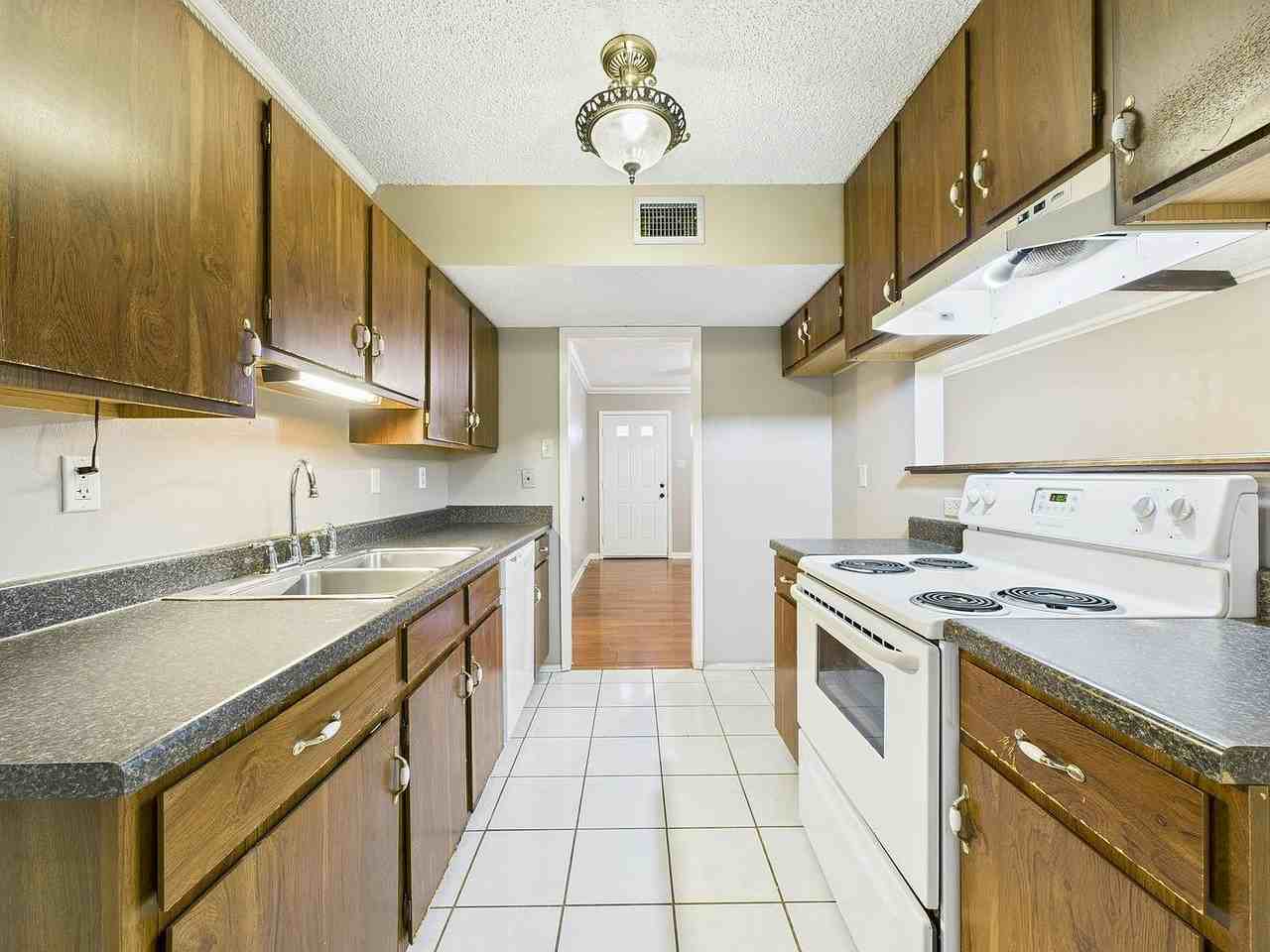 102 Thompson Loop - Photo 6 of 18